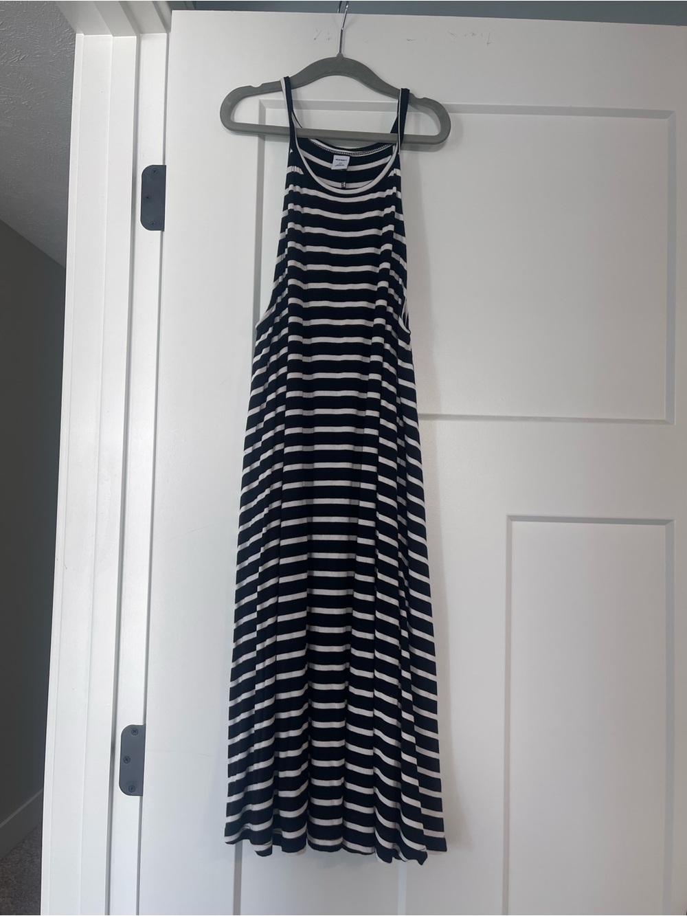 Old Navy Striped Navy and White Tank Maxi Dress - Comfortable Everyday Style XS